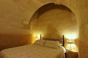 Takaev Cave House
