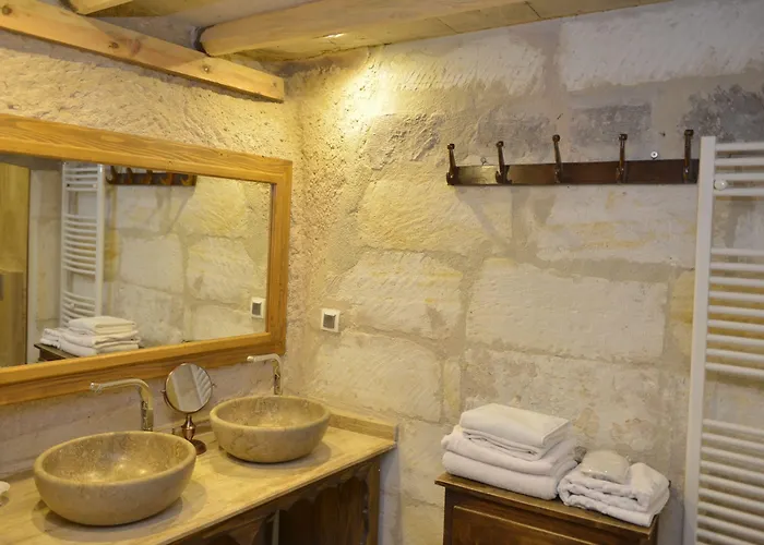 Takaev Cave House 2*