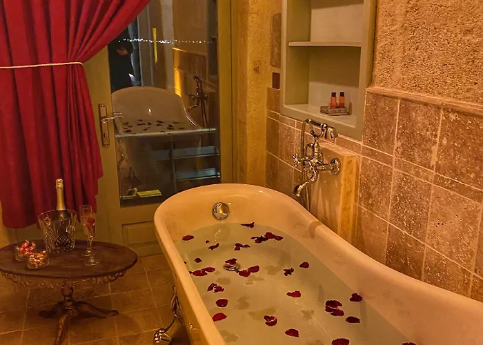 Szálloda Takaev Cave House 2*